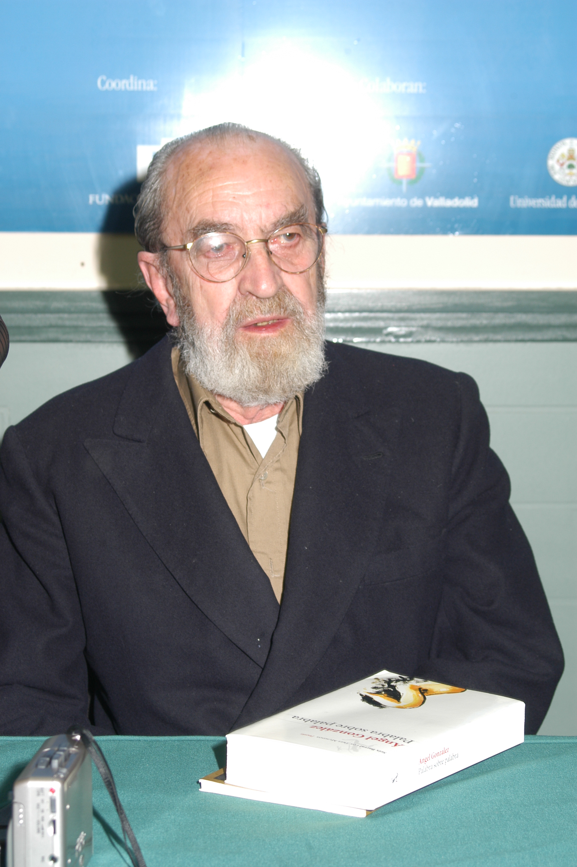 IV Congreso de la Lengua. Poesía Necesaria (2003) Ángel González